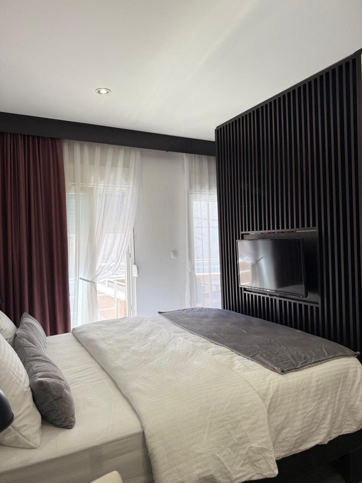 Apartment & Zaad