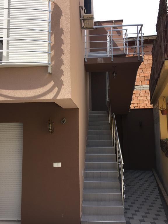 Apartment & Zaad *